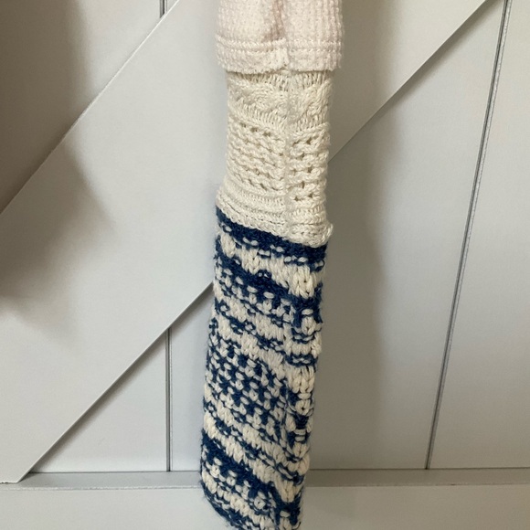 Women's Cream Henley Top with Blue Patterned Crochet Sleeves XS Free People - Picture 4 of 4